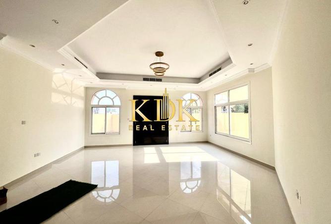 54000013 - Property Image 2