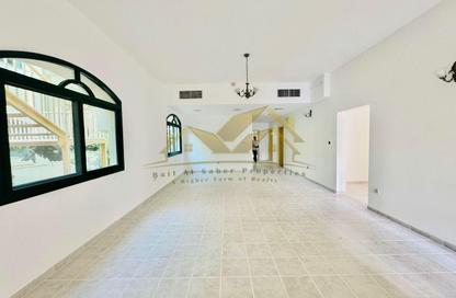 Villa - 3 - 4 for rent in Umm Suqeim 2 - Umm Suqeim - Dubai
