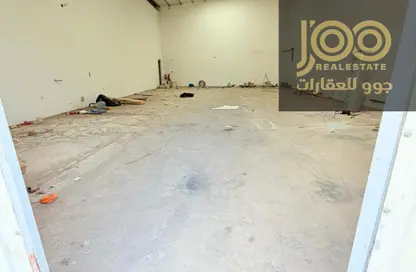 مستودع - استوديو - 1 حمام للايجار في أم الثعوب - أم القيوين