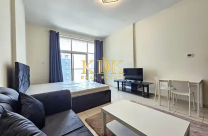 Apartment - 1 Bathroom for rent in Royal Residence 2 - Royal Residence - Dubai Sports City - Dubai