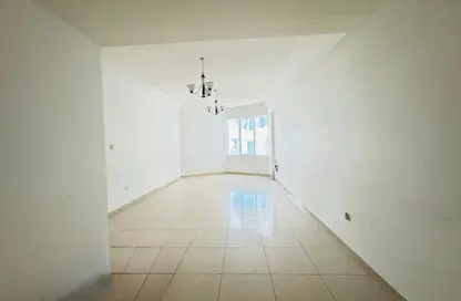 شقة - غرفة نوم - 1 حمام للايجار في شارع التعاون الجديد - التعاون - الشارقة