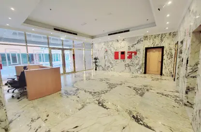 شقة - غرفة نوم - 2 حمامات للايجار في الثاني مويلح - تجارية مويلح - الشارقة