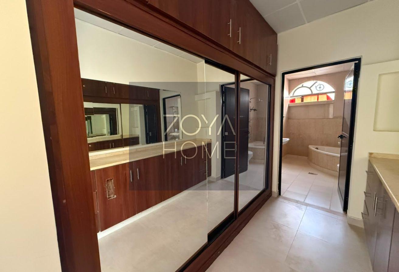 Elegant 4BR Villa | Spacious | Prime Location photo 8