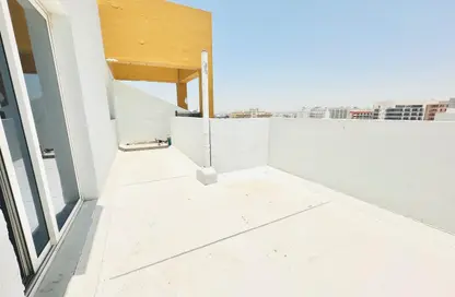 Apartment - 1 Bedroom - 2 Bathrooms for rent in Amna Building - International City Phase 2 - Al Warsan 4 - Al Warsan - Dubai