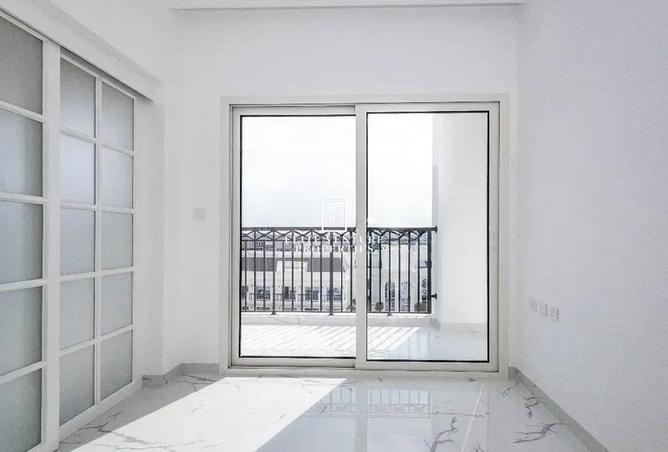 ELEGANT 1-BEDROOM | PRIME LOCATION | SPACIOUS photo 2