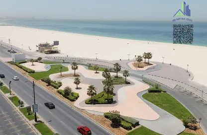 عمارة بالكامل - 8 غرف نوم - 8 حمامات للبيع في مساكن كورنيش عجمان - طريق كورنيش عجمان - عجمان