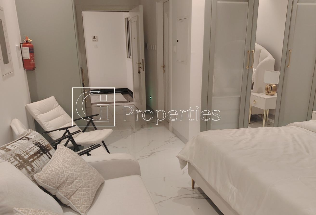 Furnished Studio | Boulevard View | Up to 12 Chqs photo 2