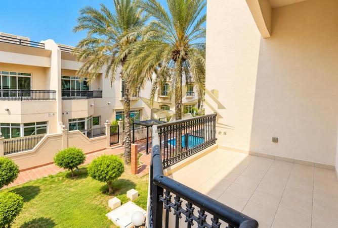 4 BR Villa with 5059 Sqft and Landmark Views