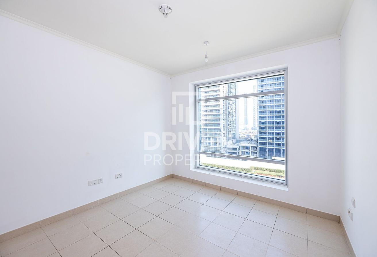 Low Floor | Modern Layout | Ready to Move In photo 5