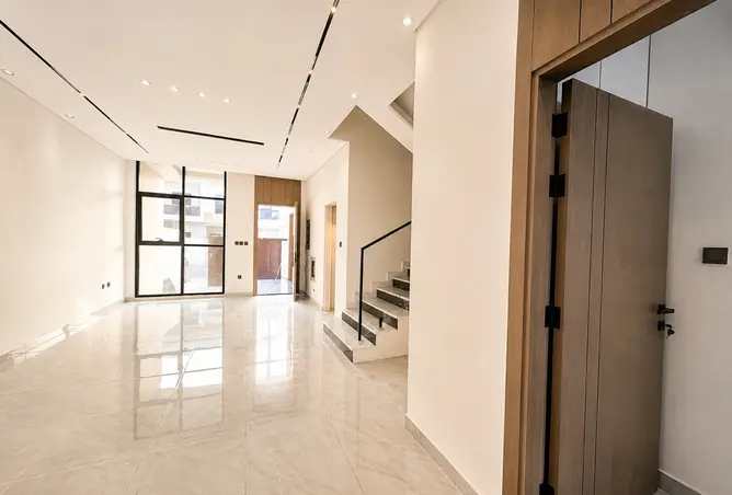 156927700 - Property Image 2