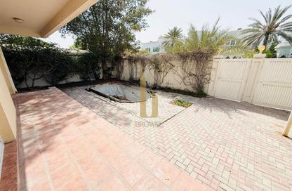 Villa - 5 Bedrooms - 5 Bathrooms for rent in Umm Suqeim 1 Villas - Umm Suqeim 1 - Umm Suqeim - Dubai Villa - 5 Bedrooms - 5 Bathrooms for rent in Umm Suqeim 1 Villas - Umm Suqeim 1 - Umm Suqeim - Dubai