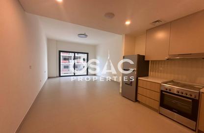 Apartment - 1 - 2 for rent in Weybridge Gardens 1 - Weybridge Gardens - Dubai Land Residence Complex - Dubai