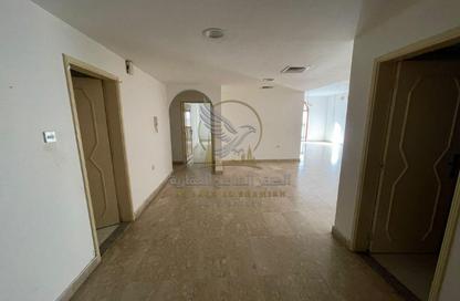 Apartment - 3 - 4 for rent in Al Qulaya'ah - Al Sharq - Sharjah Apartment - 3 - 4 for rent in Al Qulaya'ah - Al Sharq - Sharjah