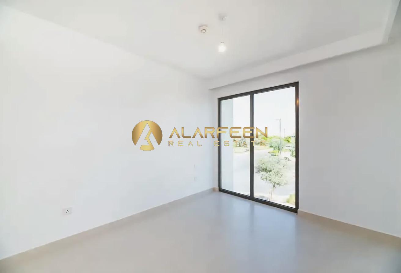 Brand New | Single Row | Vacant Unit photo 8