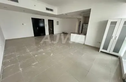 Apartment - 2 Bedrooms - 3 Bathrooms for rent in Lake City Tower - JLT Cluster D - Jumeirah Lake Towers - Dubai