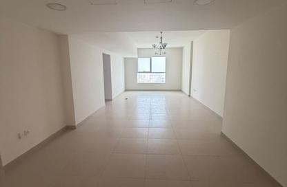 Apartment - 2 - 3 for rent in Al Majaz 1 - Al Majaz - Sharjah