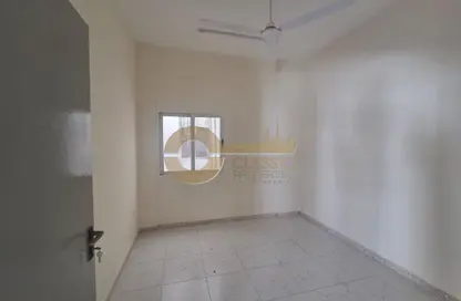 Apartment - 1 Bathroom for rent in Sheikh Hamdan Colony - Al Karama - Dubai