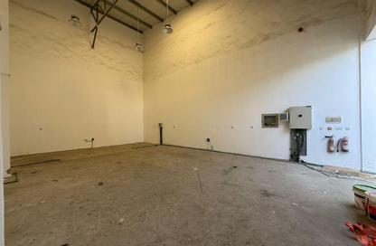 Warehouse - Studio for rent in Mussafah Industrial Area - Mussafah - Abu Dhabi