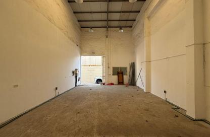 Warehouse - Studio for rent in Mussafah Industrial Area - Mussafah - Abu Dhabi