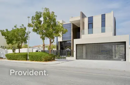 Villa - 5 Bedrooms - 6 Bathrooms for sale in Waterview Villas - Jumeirah Park - Dubai