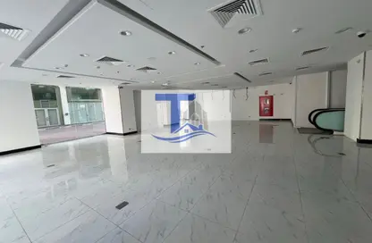 صالة عرض - استوديو للايجار في شارع حمدان - أبوظبي