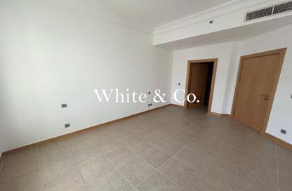 Apartment - 2 Bedrooms - 2 Bathrooms for rent in Al Khushkar - Shoreline Apartments - Palm Jumeirah - Dubai