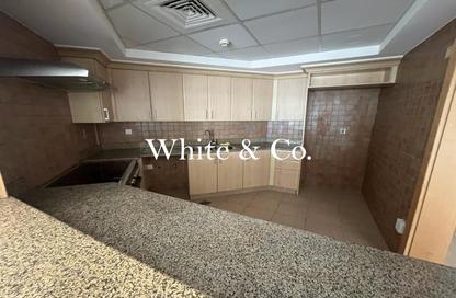 Apartment - 2 Bedrooms - 2 Bathrooms for rent in Al Khushkar - Shoreline Apartments - Palm Jumeirah - Dubai