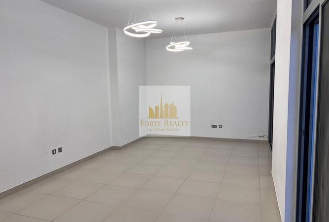 76582917 - Property Image 3