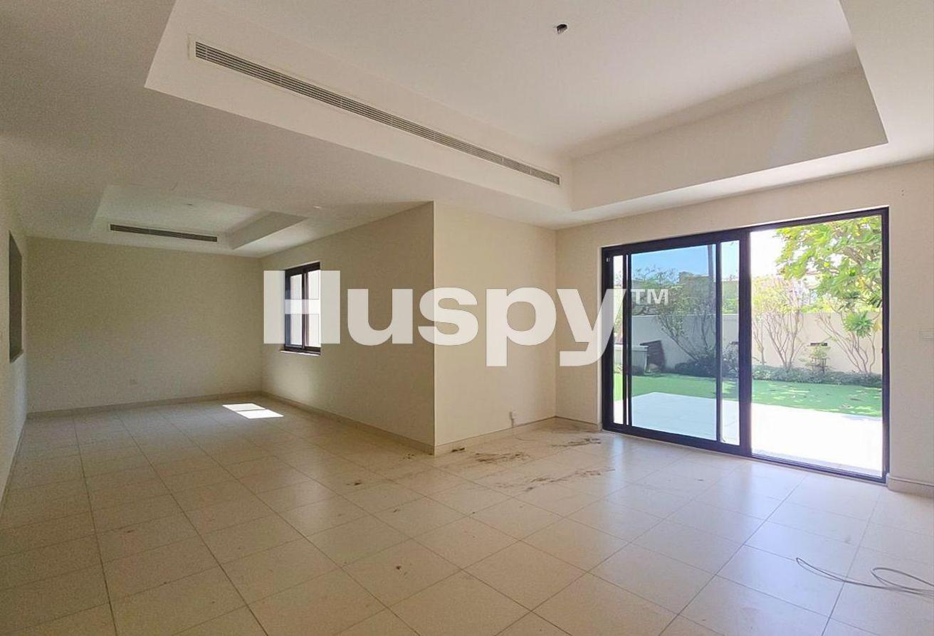 Vacant | Landscaped | Unfurnished photo 2