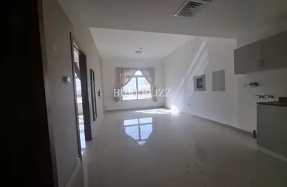 شقة - غرفة نوم - 2 حمامات للايجار في مسكن الامير - منطقة 11 - قرية جميرا الدائرية - دبي