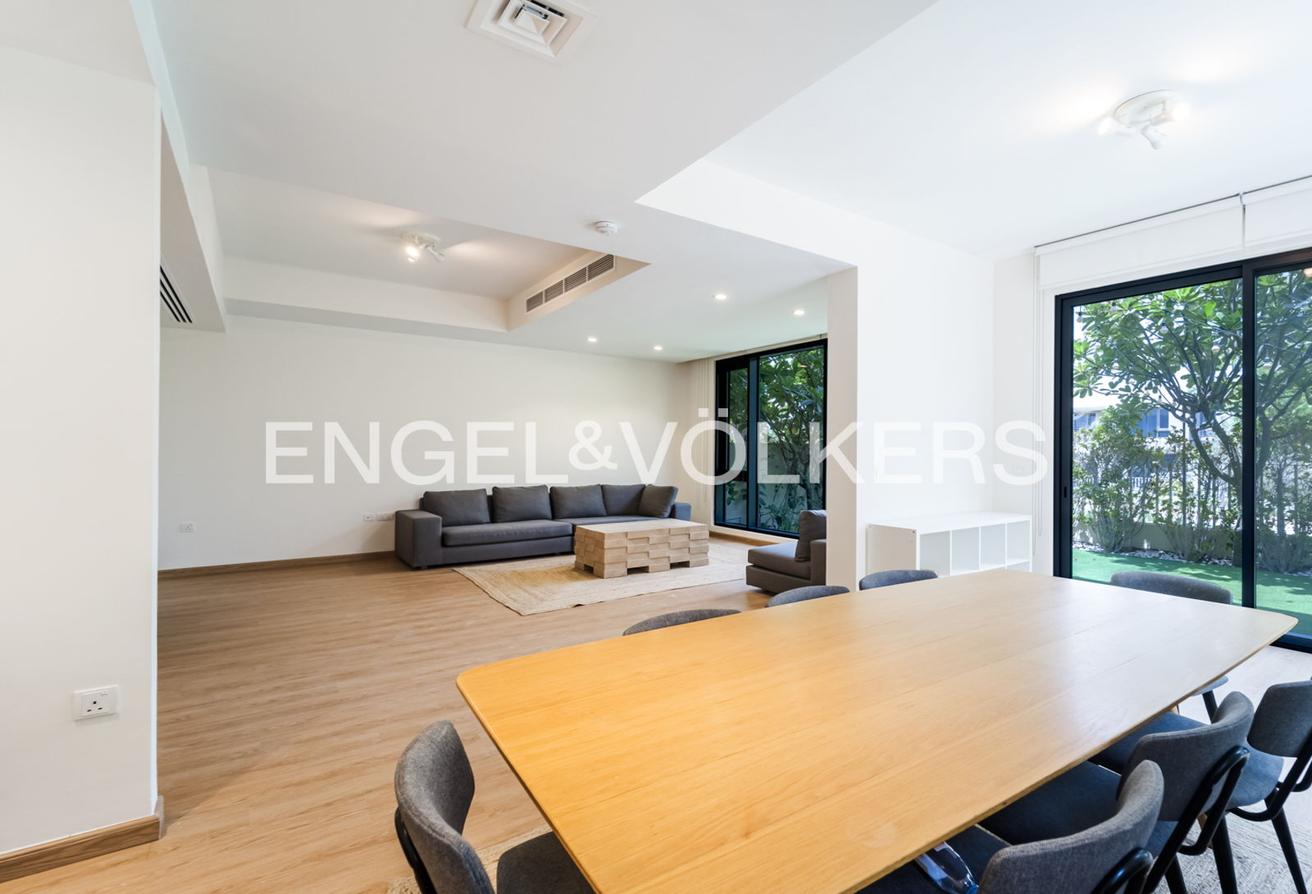 Private Garden | Vacant | Fully Furnished photo 10