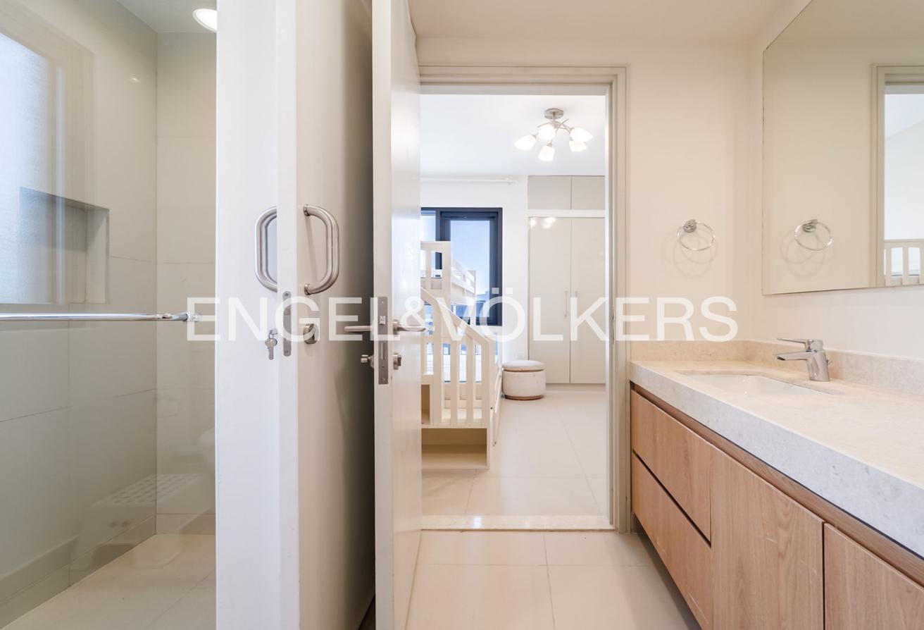 Private Garden | Vacant | Fully Furnished photo 25
