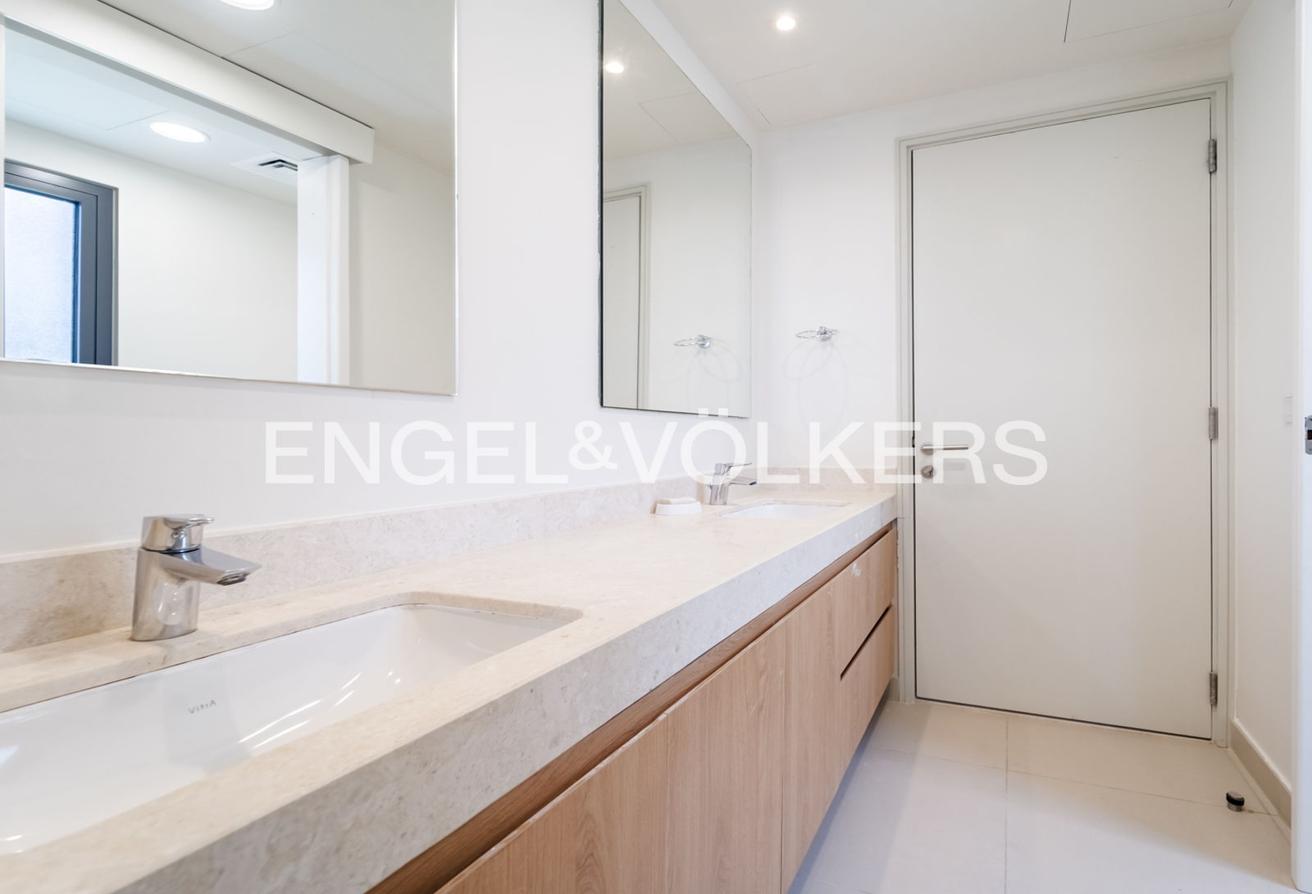 Private Garden | Vacant | Fully Furnished photo 24
