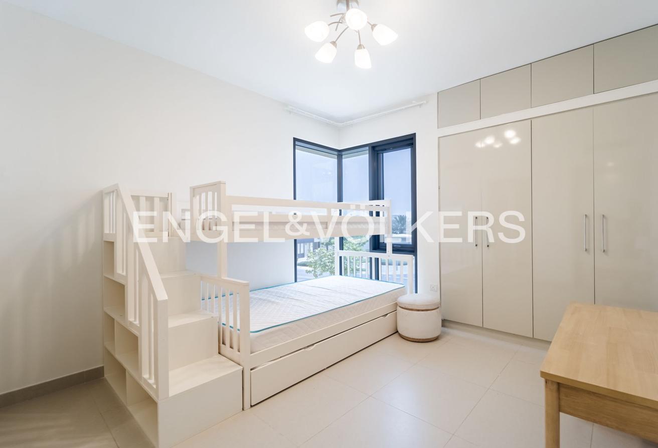 Private Garden | Vacant | Fully Furnished photo 26