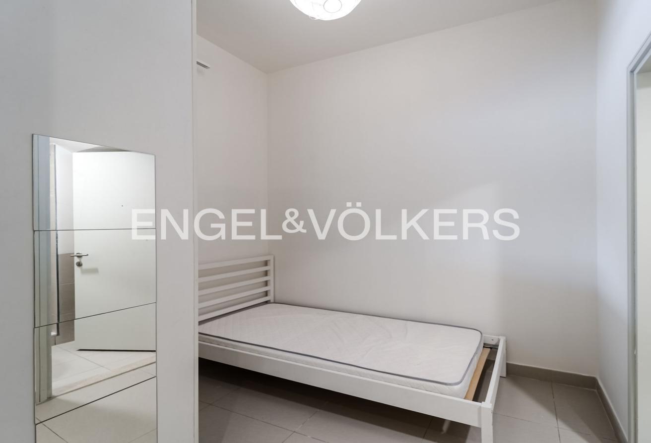 Private Garden | Vacant | Fully Furnished photo 17
