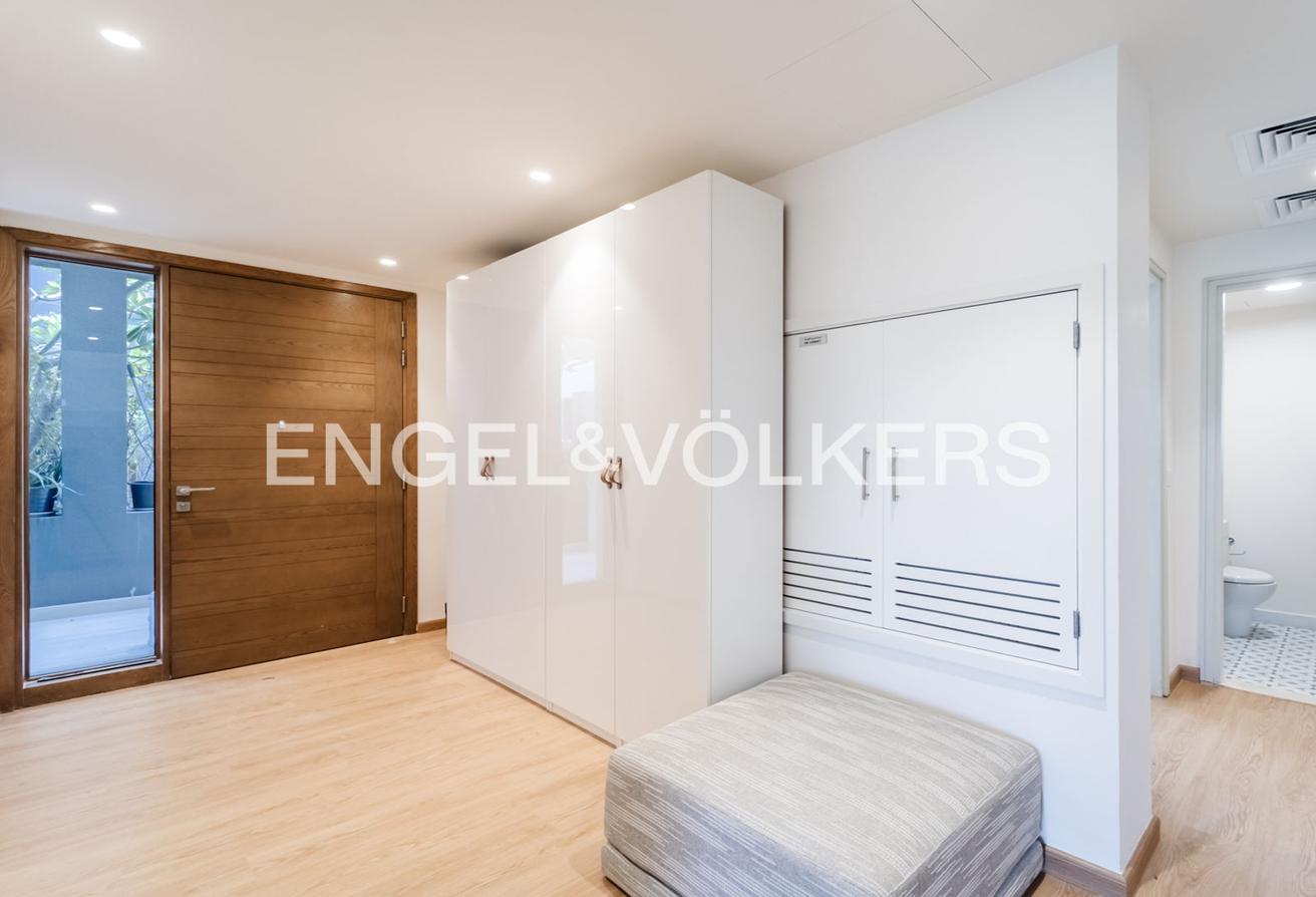 Private Garden | Vacant | Fully Furnished photo 7
