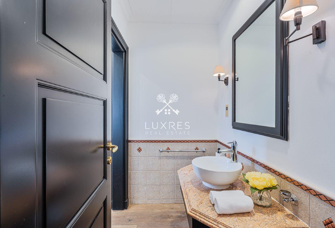 Exclusive 4BR + Maid | Upgraded | Palm Living photo 11