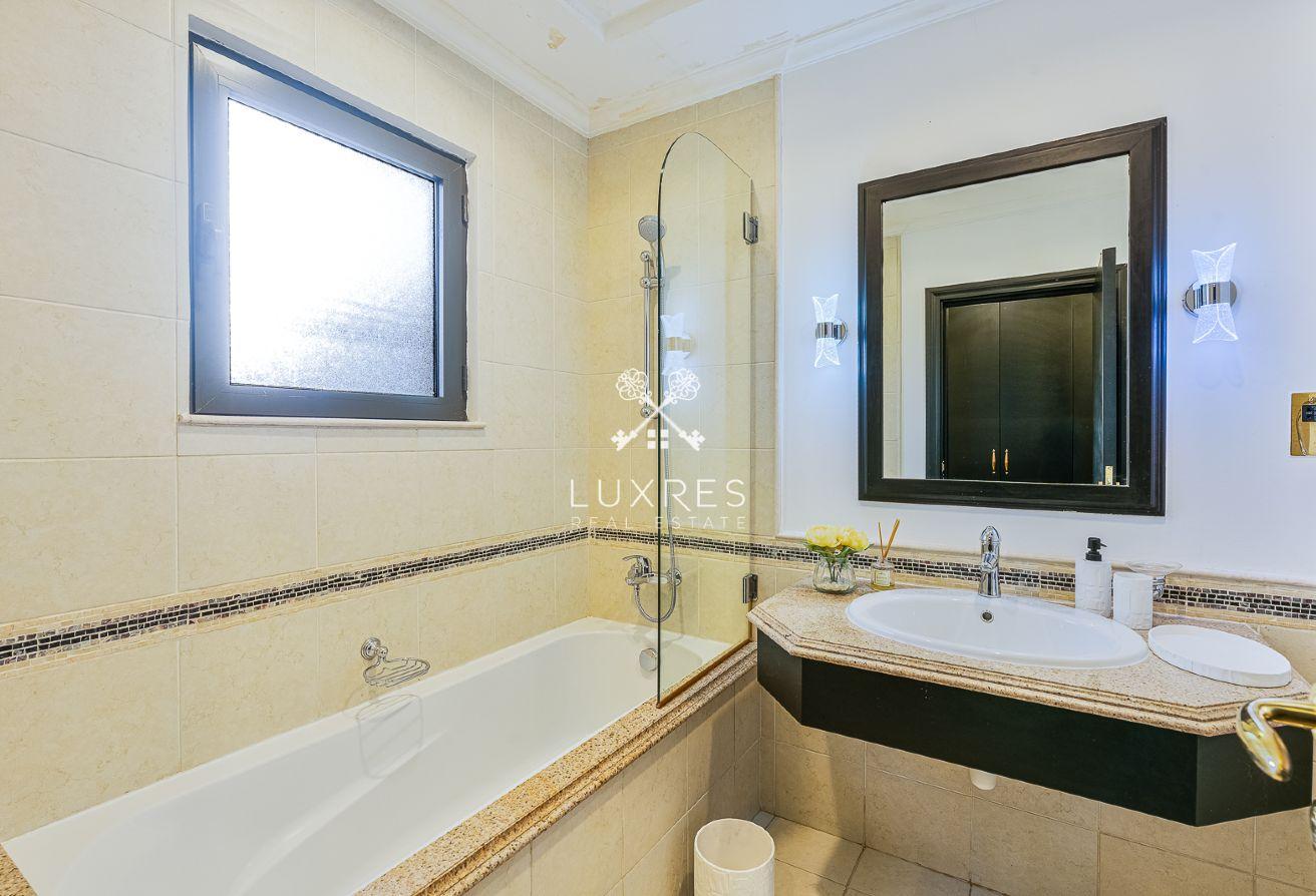 Exclusive 4BR + Maid | Upgraded | Palm Living photo 23
