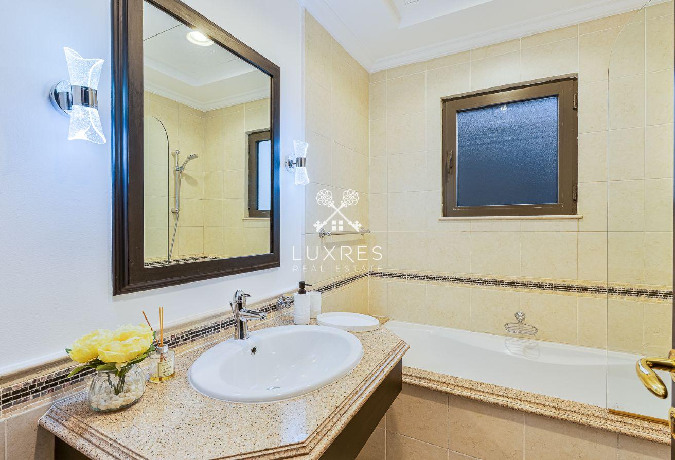 Exclusive 4BR + Maid | Upgraded | Palm Living photo 20