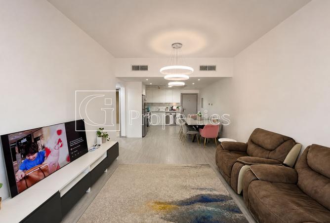 Vacant Unit | Pool Facing | Bright & Spacious photo 2