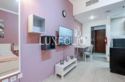 Apartment - Studio - 1 Bathroom for rent in Burj Al Nujoom - Downtown Dubai - Dubai