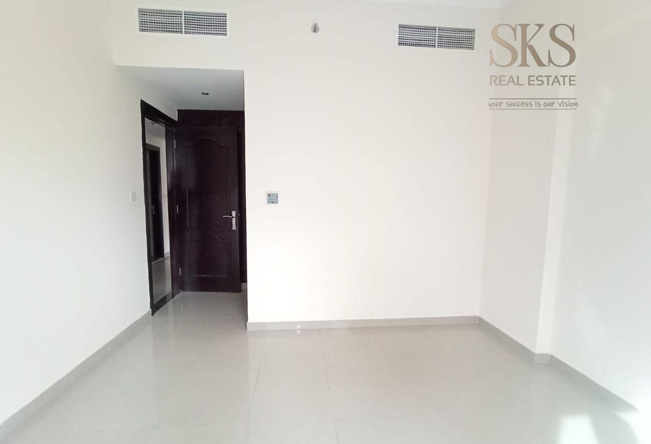 SUSPECIOUS 1BHK Apartment |NEAR MOE MALL AND METRO photo 3