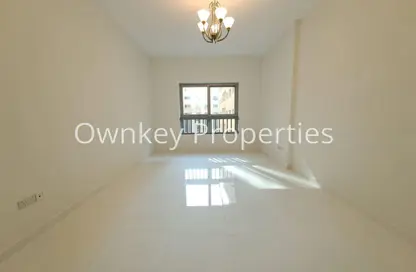 شقة - غرفة نوم - 2 حمامات للايجار في الطوب - منخول - بر دبي - دبي