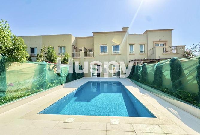 Private Pool | Upgraded Bathrooms | Vacant photo 3