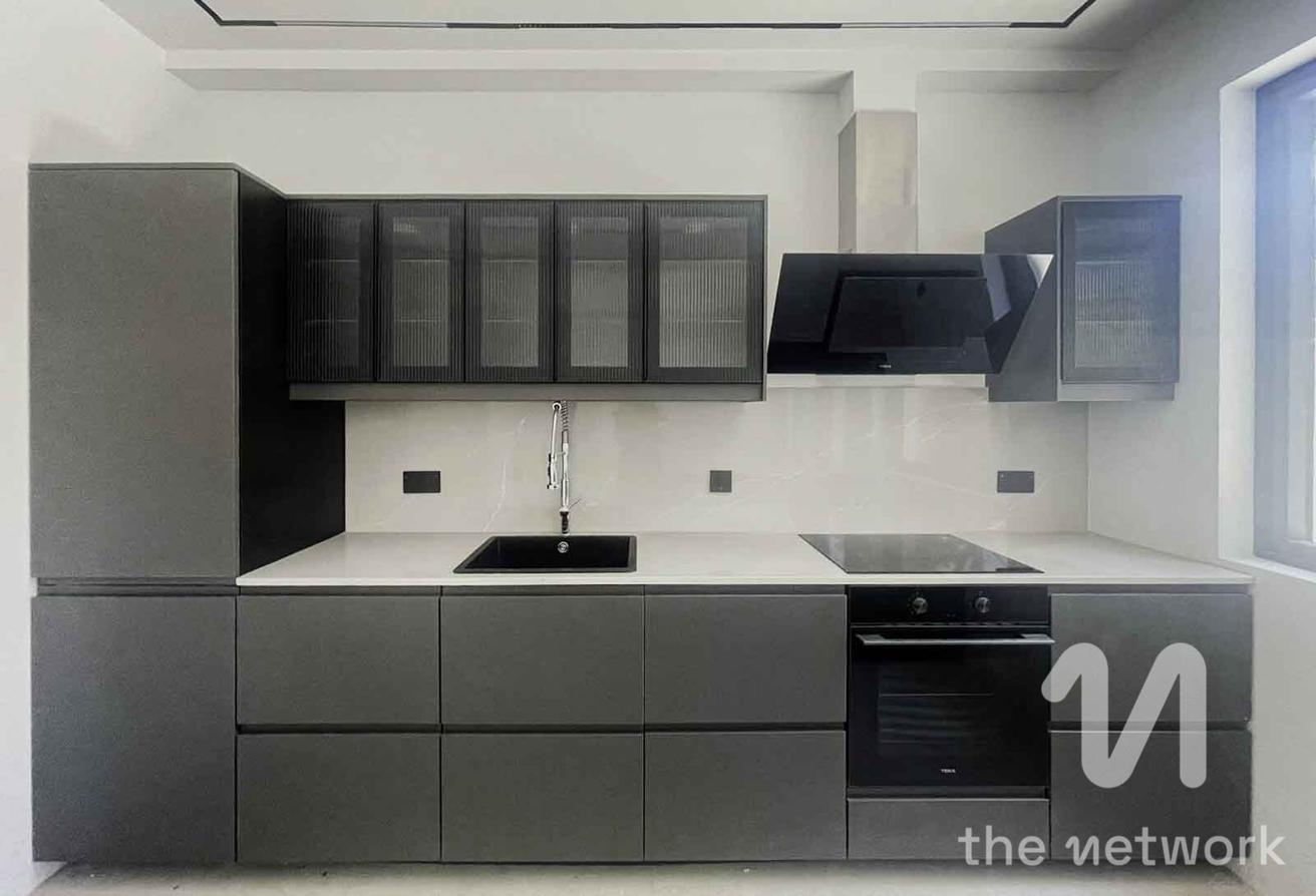 Fully Renovated | Type 4M Converted | Vacant photo 4