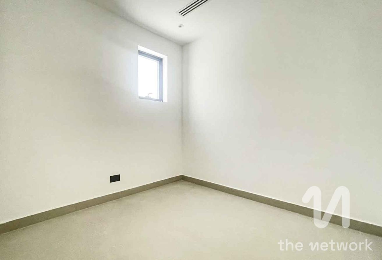 Fully Renovated | Type 4M Converted | Vacant photo 6