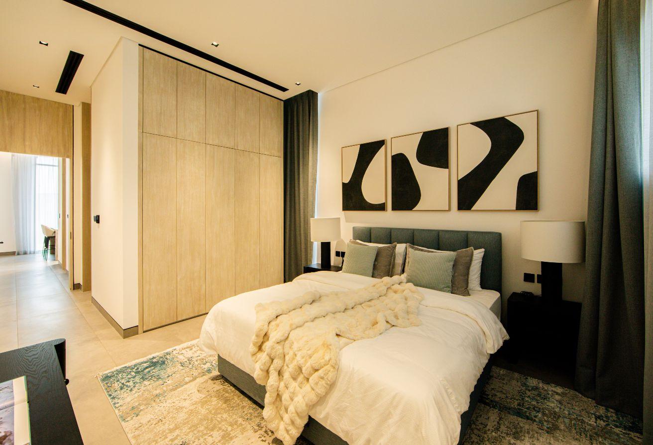 Prime Location | Luxury Villa | Unfurnished photo 4