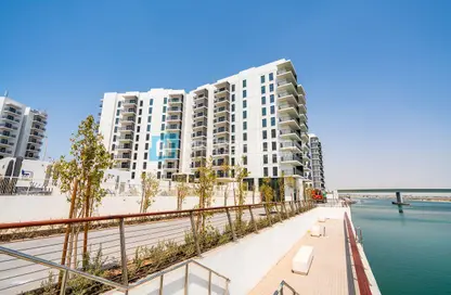 Apartment - 3 Bedrooms - 3 Bathrooms for sale in Waters Edge - Yas Island - Abu Dhabi