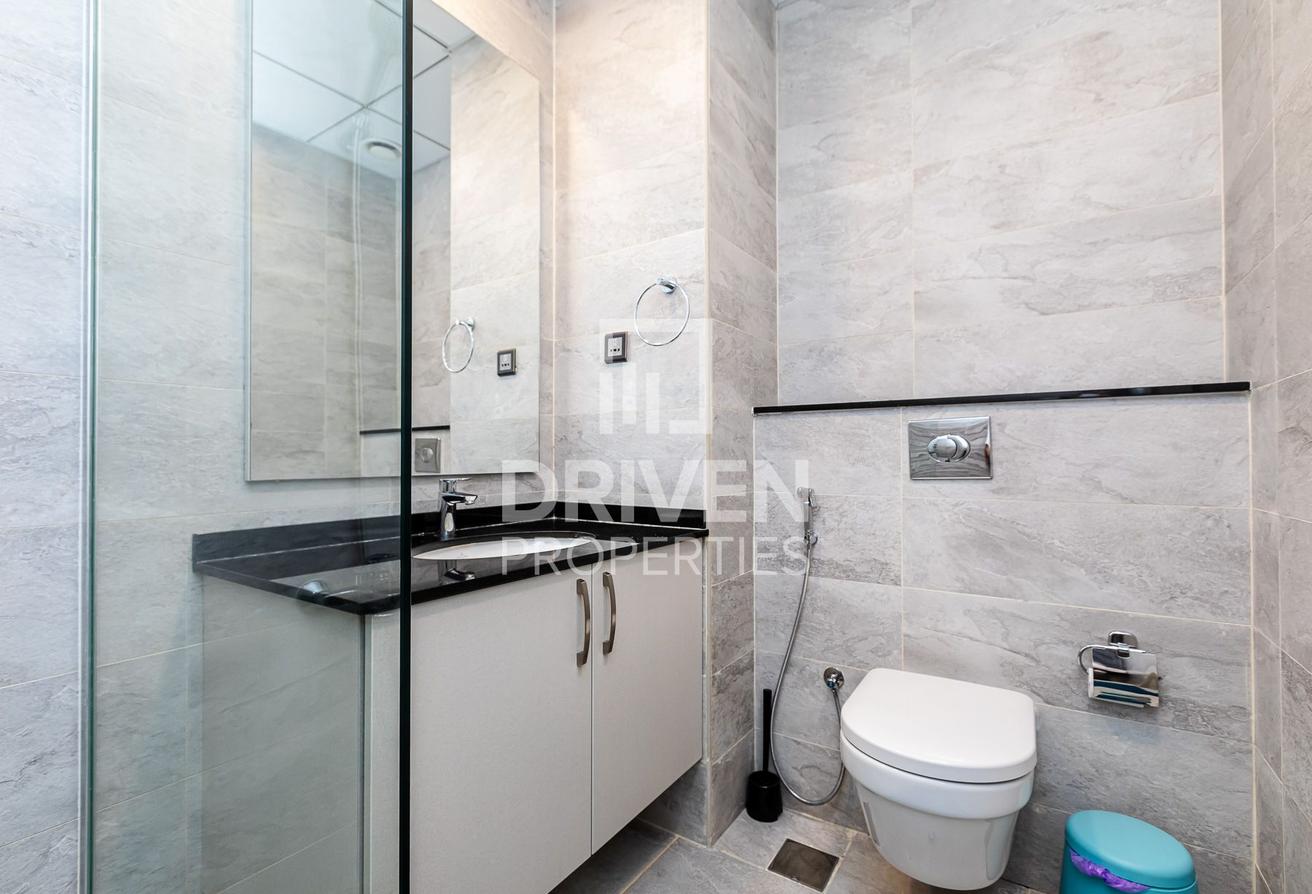 Well-maintained | Spacious Unit | Vacant photo 15
