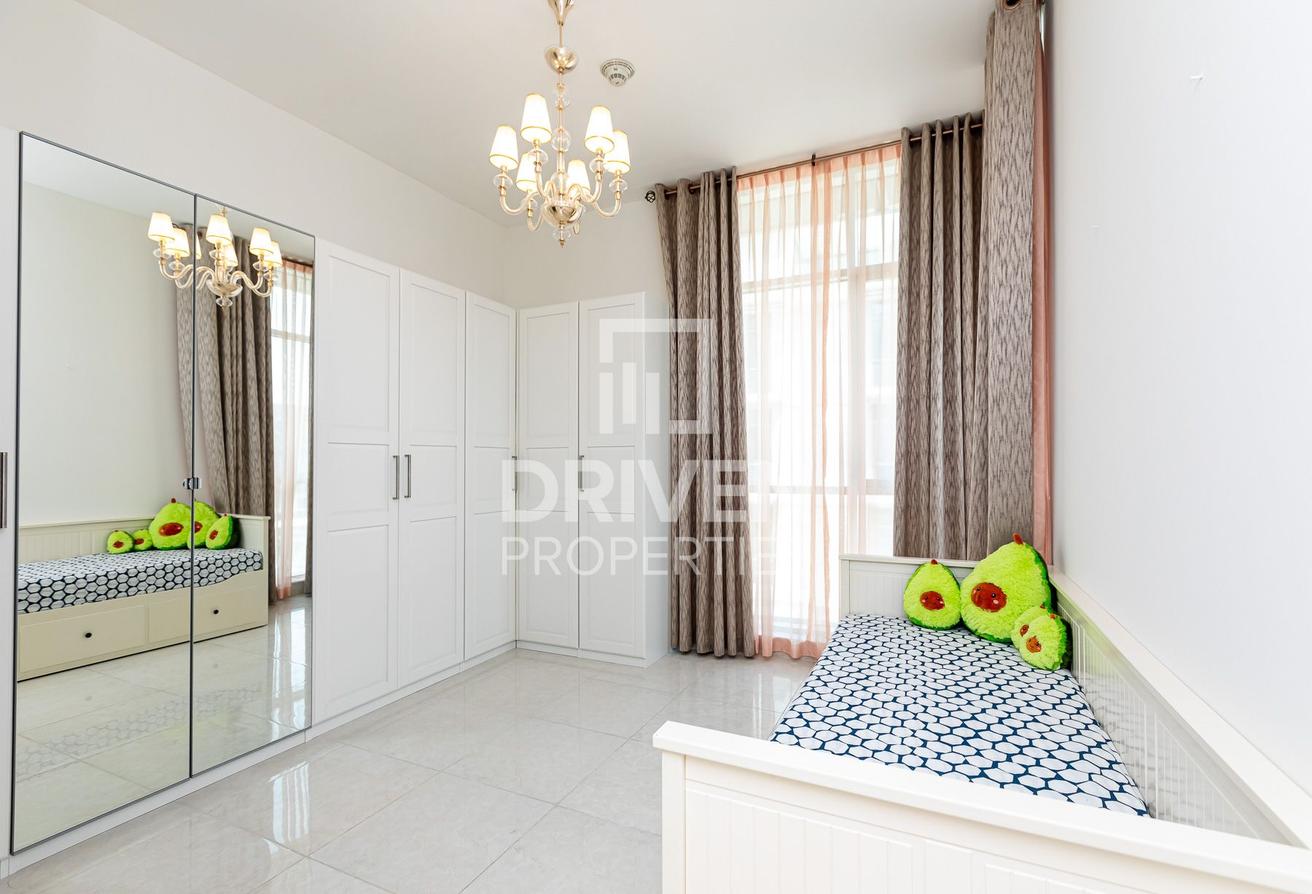 Well-maintained | Spacious Unit | Vacant photo 9